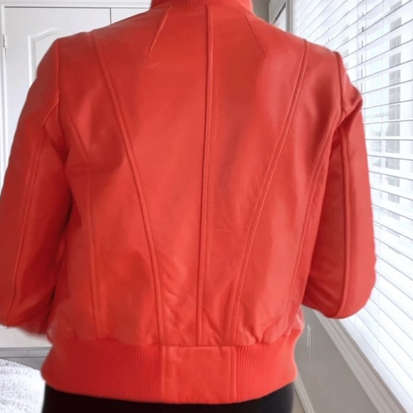 Danier: Leather Bomber Jacket - Size 2XS - Picture 4 of 13
